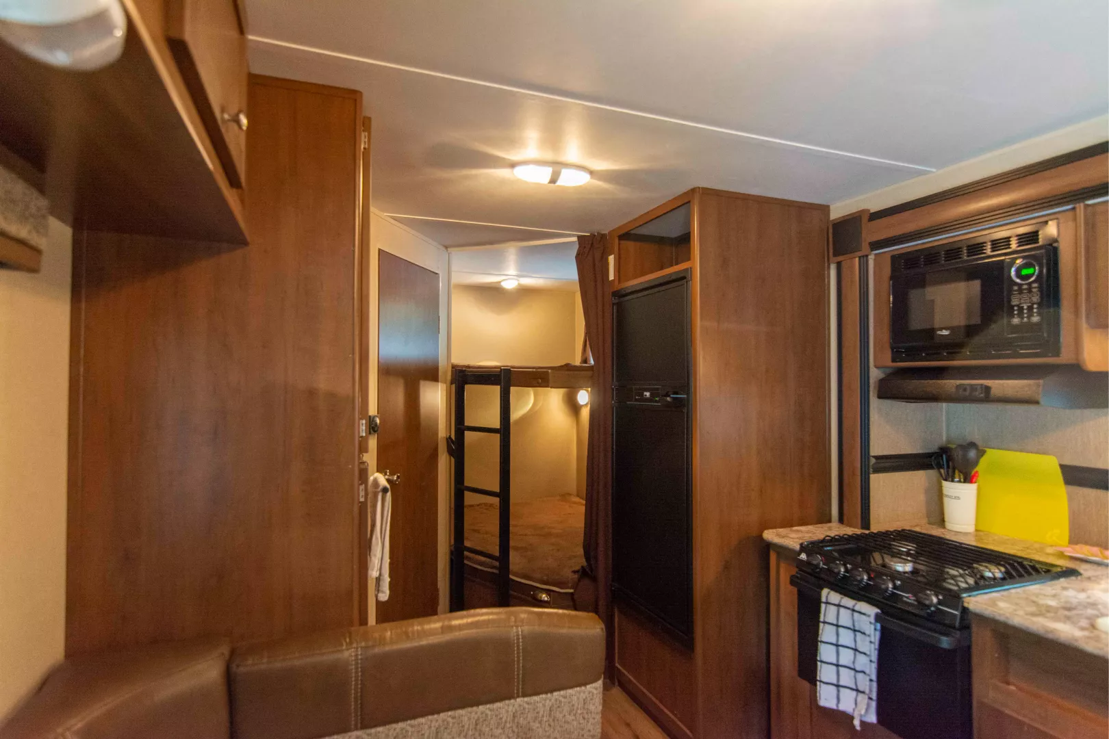 Image 03 - Prêt à camper - Roulotte équipée - Camping Lac Magog